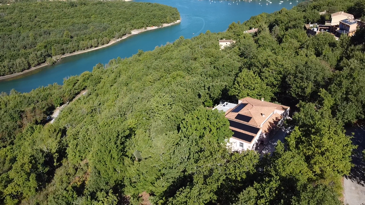 VILLA DEXCEPTION 320M2 AVEC UNE VUE PANORAMIQUE panneaux sol