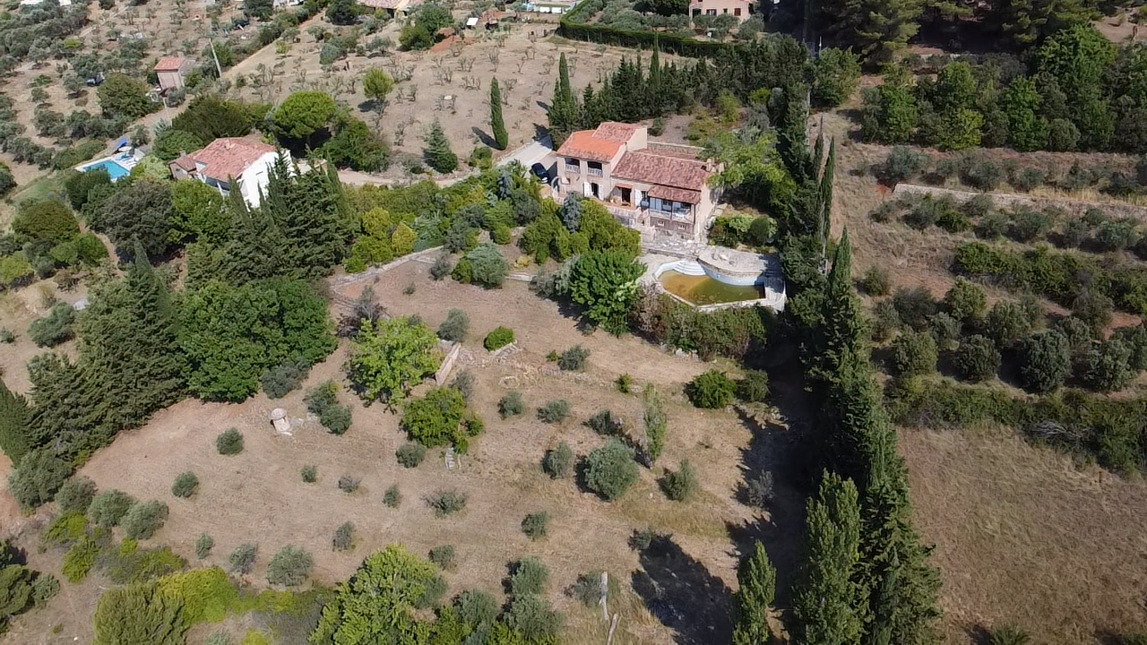 À Vendre en Exclusivité à Aups   Villa avec Vue Exceptionnelle